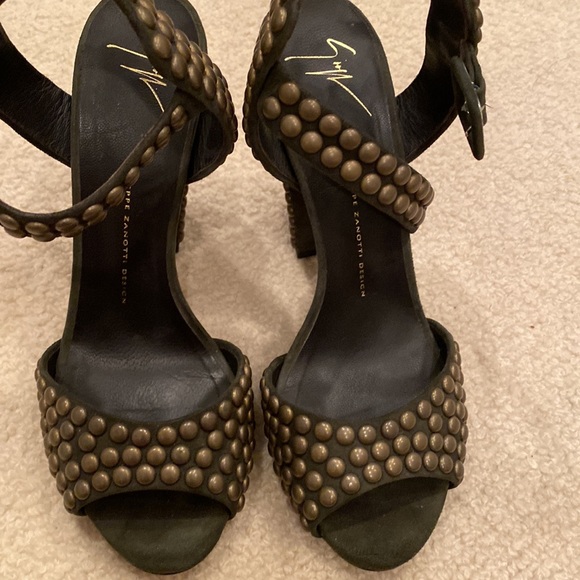 Giuseppe ZANOTTI Military army green ankle strap Gold STUDDED heels shoes - Picture 8 of 9